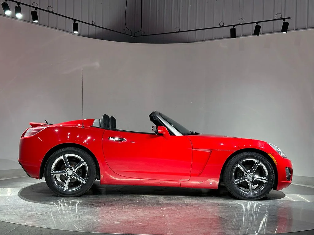 Used 2007 Red Saturn Base image 5