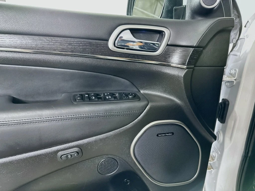 Used 2018 Bright White Clearcoat Jeep High Altitude image 23