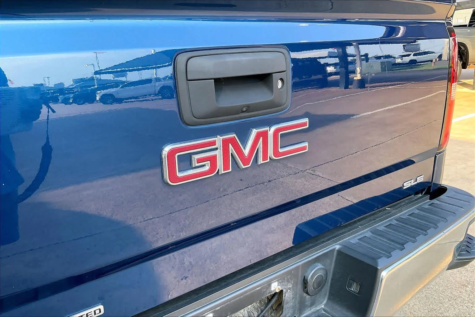 Used 2019 Stone Blue Metallic GMC SLE image 29