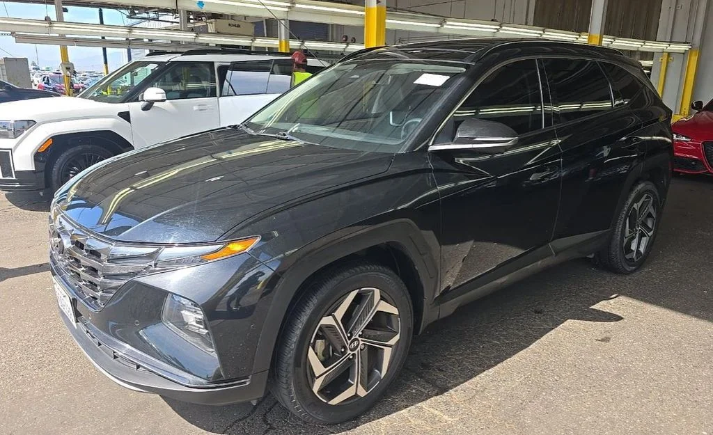 Used 2022 Black Hyundai Limited image 1