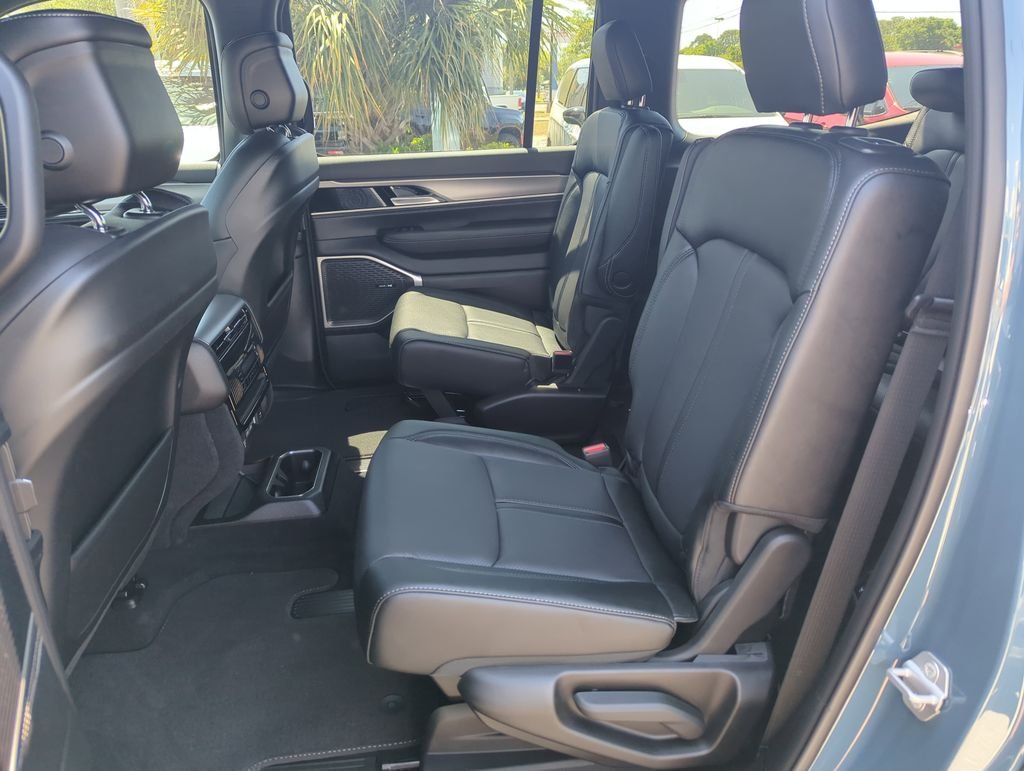New 2026 Steel Blue Exterior Paint Jeep Limited Altitude image 28