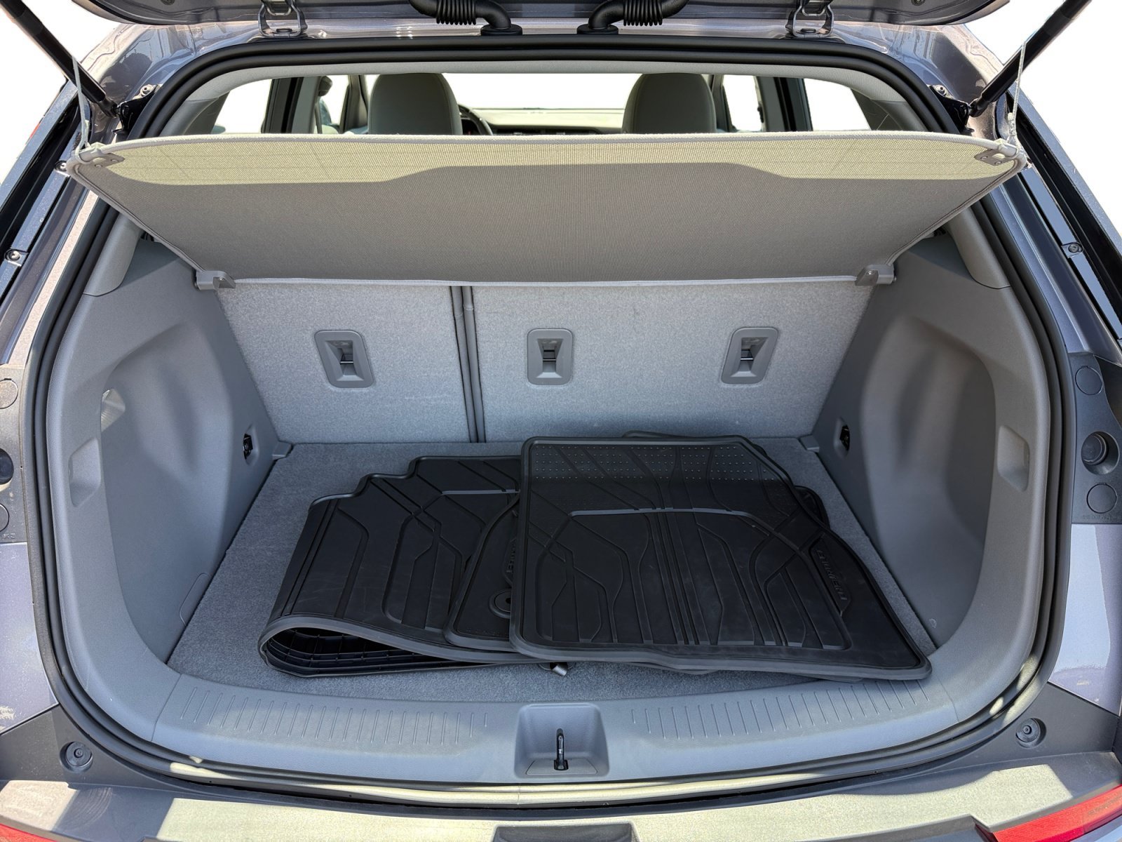 Used 2023 Gray Chevrolet Premier image 17
