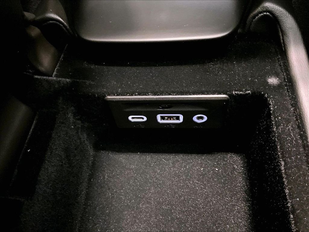 Used 2020 Gray Chevrolet Stingray image 27