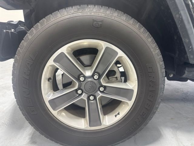 Used 2020 Black Jeep Unlimited Sahara image 11