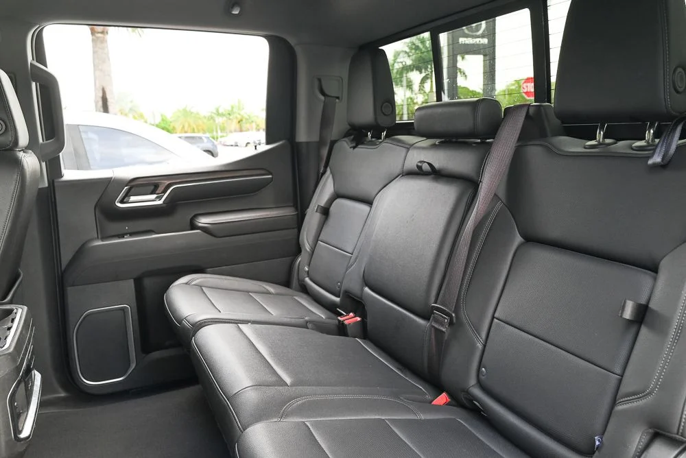 Used 2023 White GMC SLT image 11