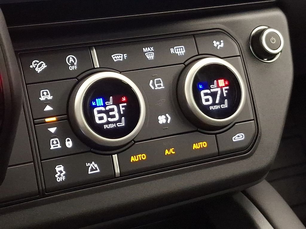 New 2026 Fuji White Land Rover X-Dynamic SE image 12
