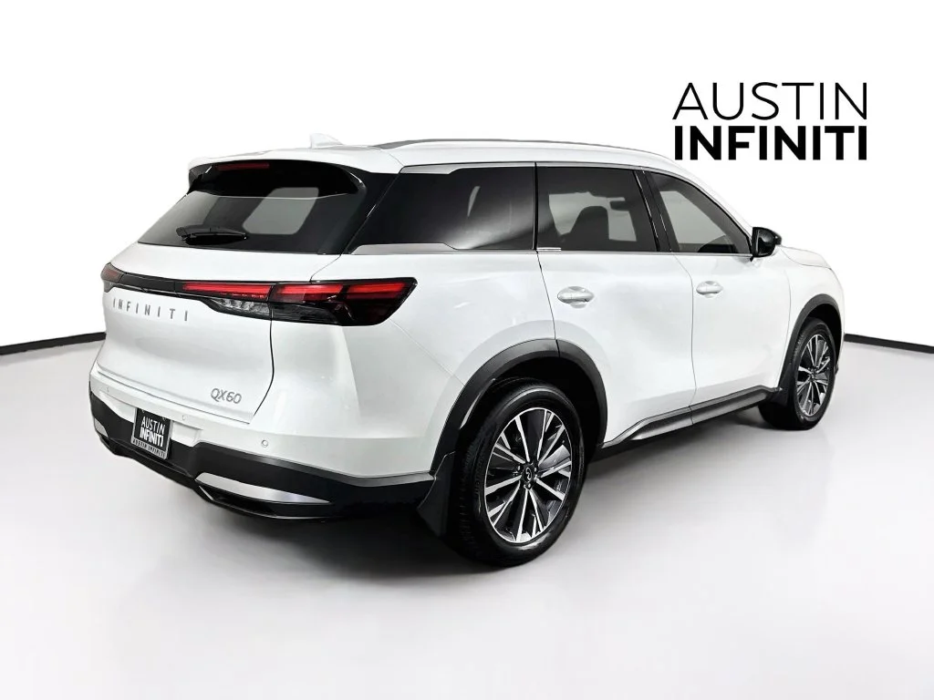 Certified Used 2027 White INFINITI LUXE image 10