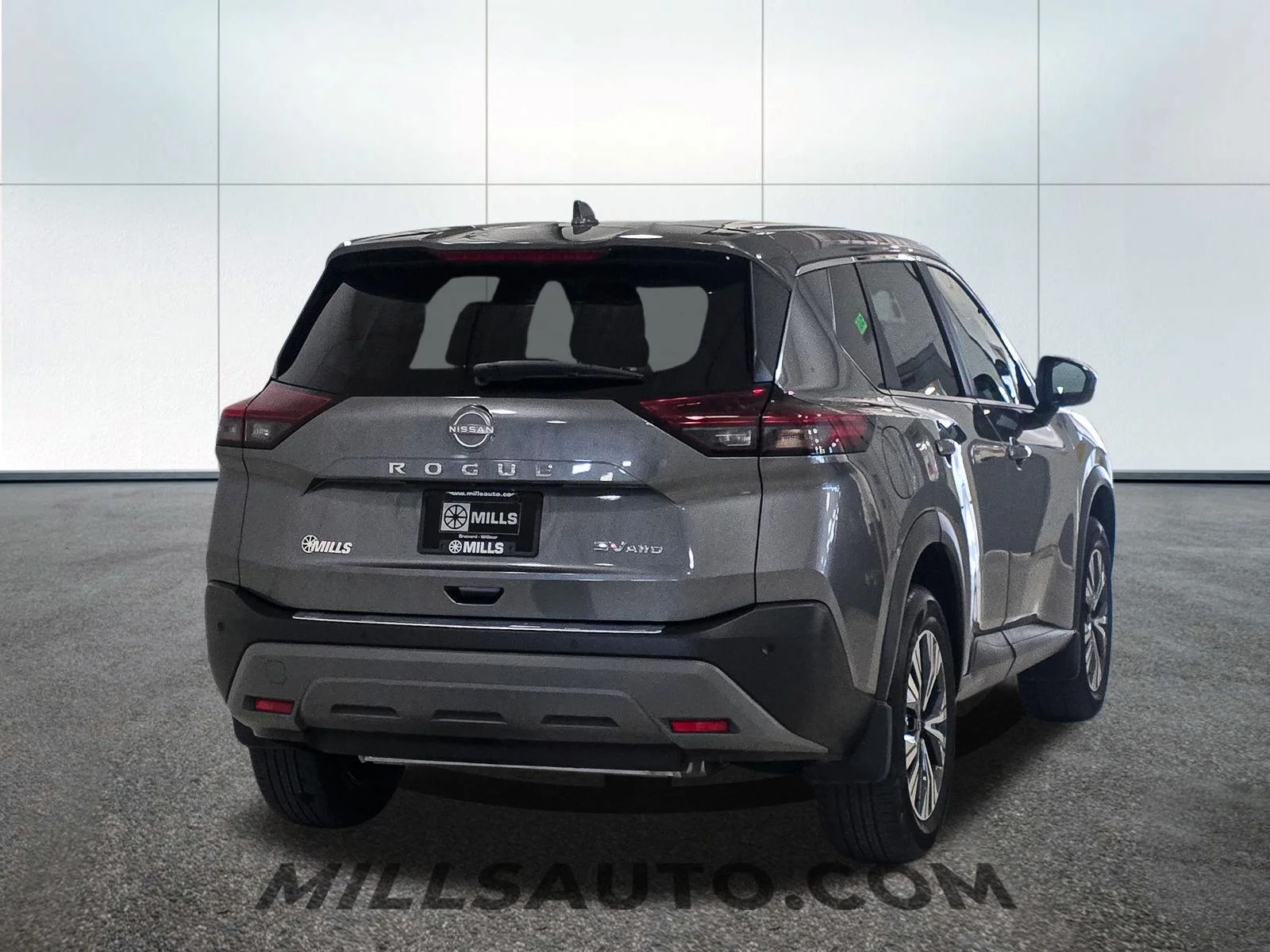 Used 2023 Gray Nissan SV image 7