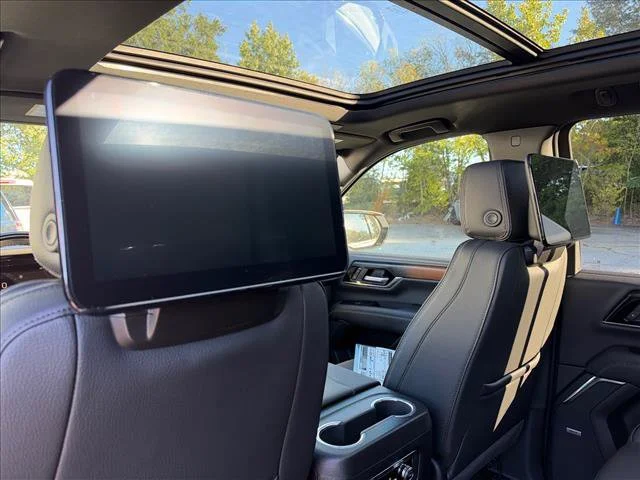2026 GMC Yukon XL Denali - Photo 27