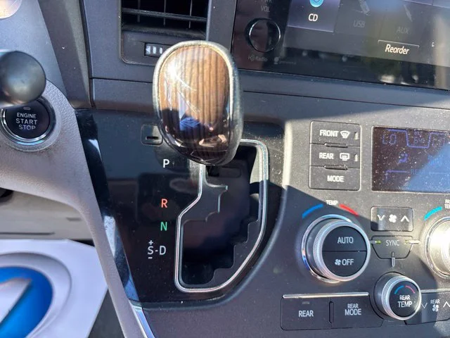 Used 2015 Black Toyota XLE image 18