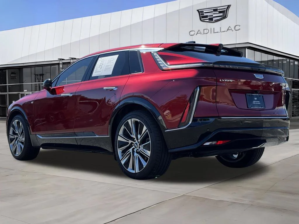 Used 2026  Cadillac Signature Luxury image 6