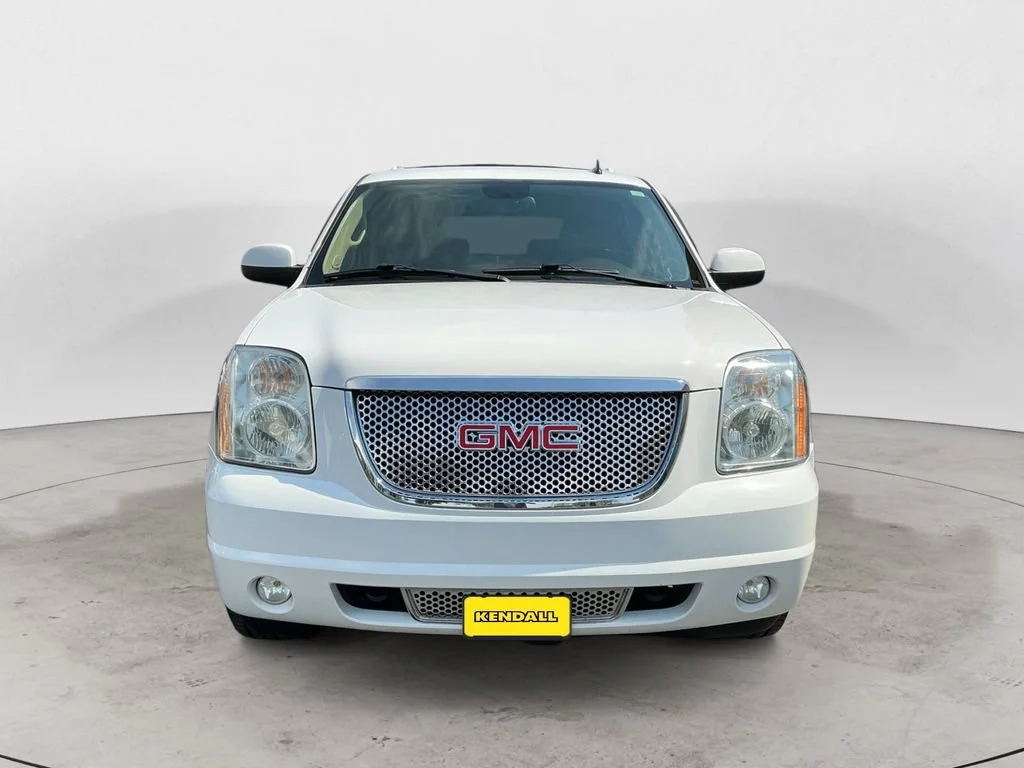 Used 2013 SUMMIT WHITE GMC Denali image 2