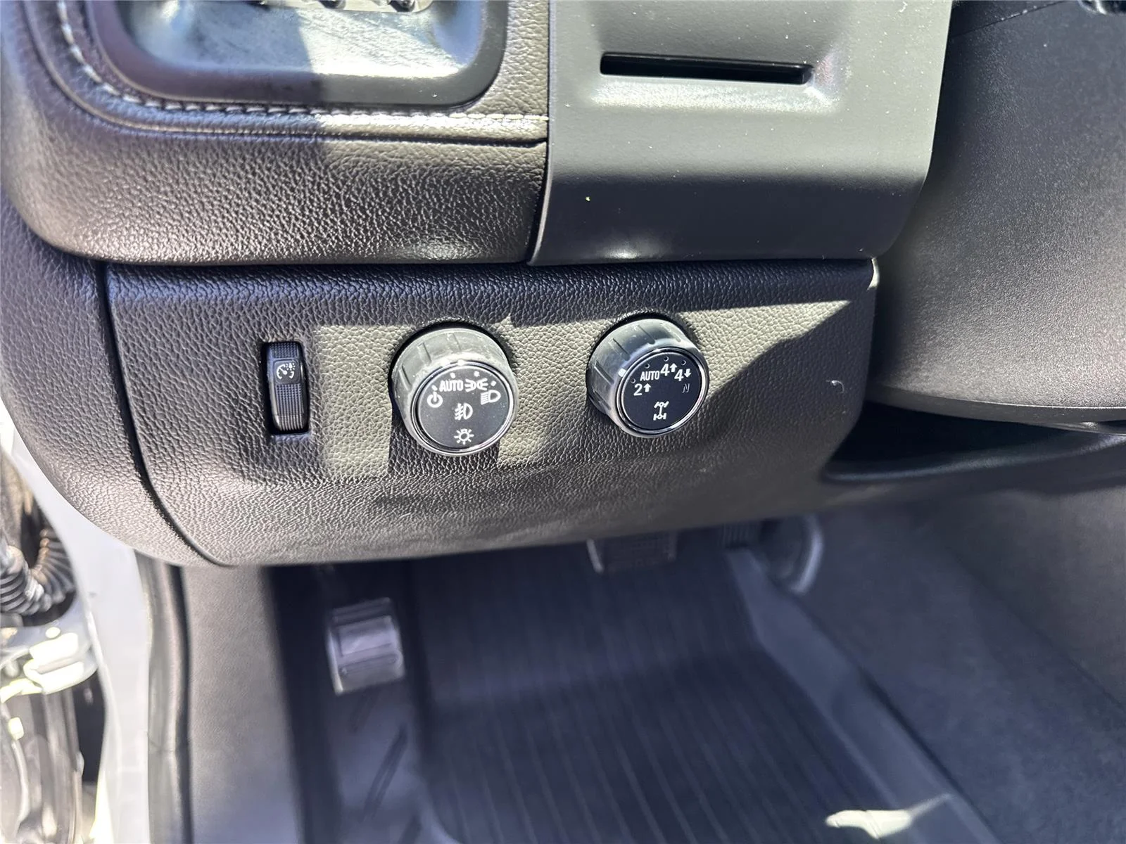 Used 2020 SUMMIT WHITE GMC 4WD Denali image 19
