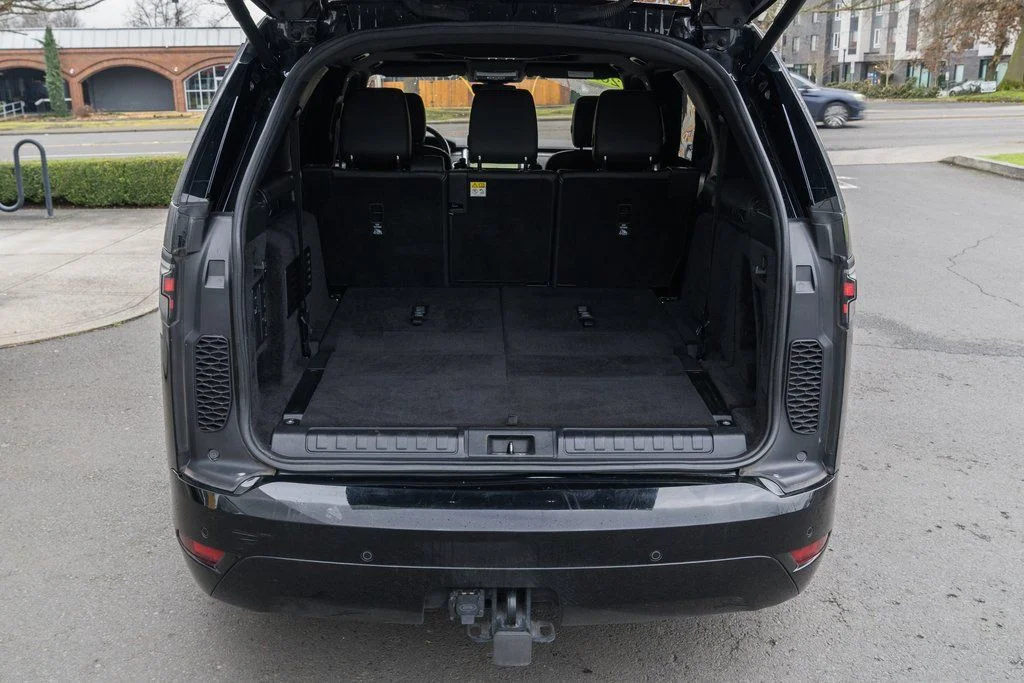 Used 2021 Black Land Rover S R-Dynamic image 9