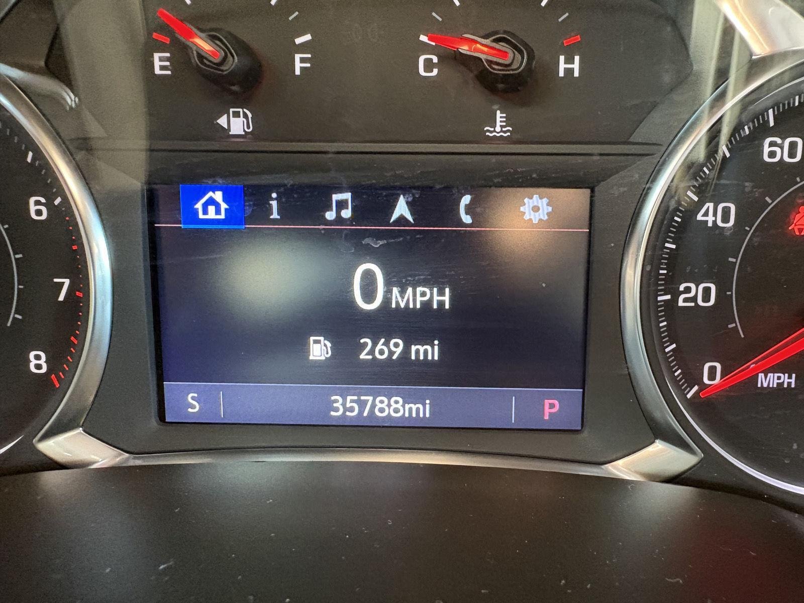 Used 2024 Summit White Chevrolet LT image 10