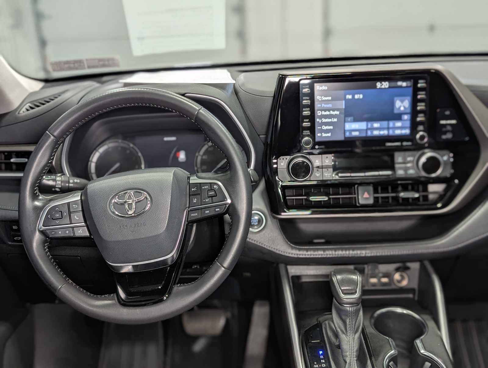 Used 2021 Magnetic Gray Metallic Toyota XLE image 5