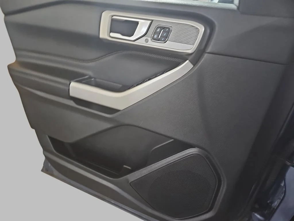 Used 2021 Blue Ford Limited image 34