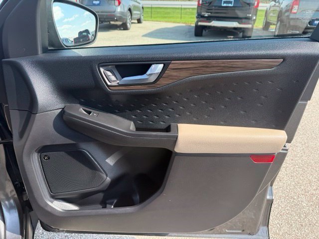 Used 2020 Magnetic Ford Titanium image 36