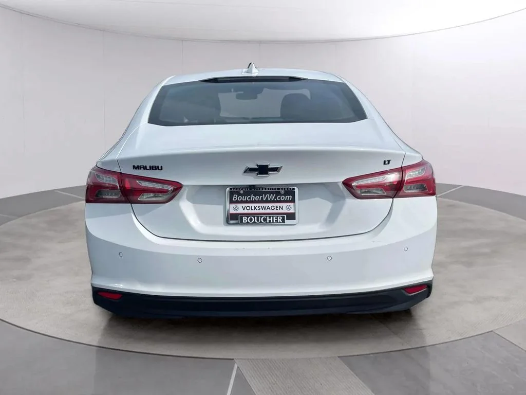 Used 2024 Summit White Chevrolet LT image 4