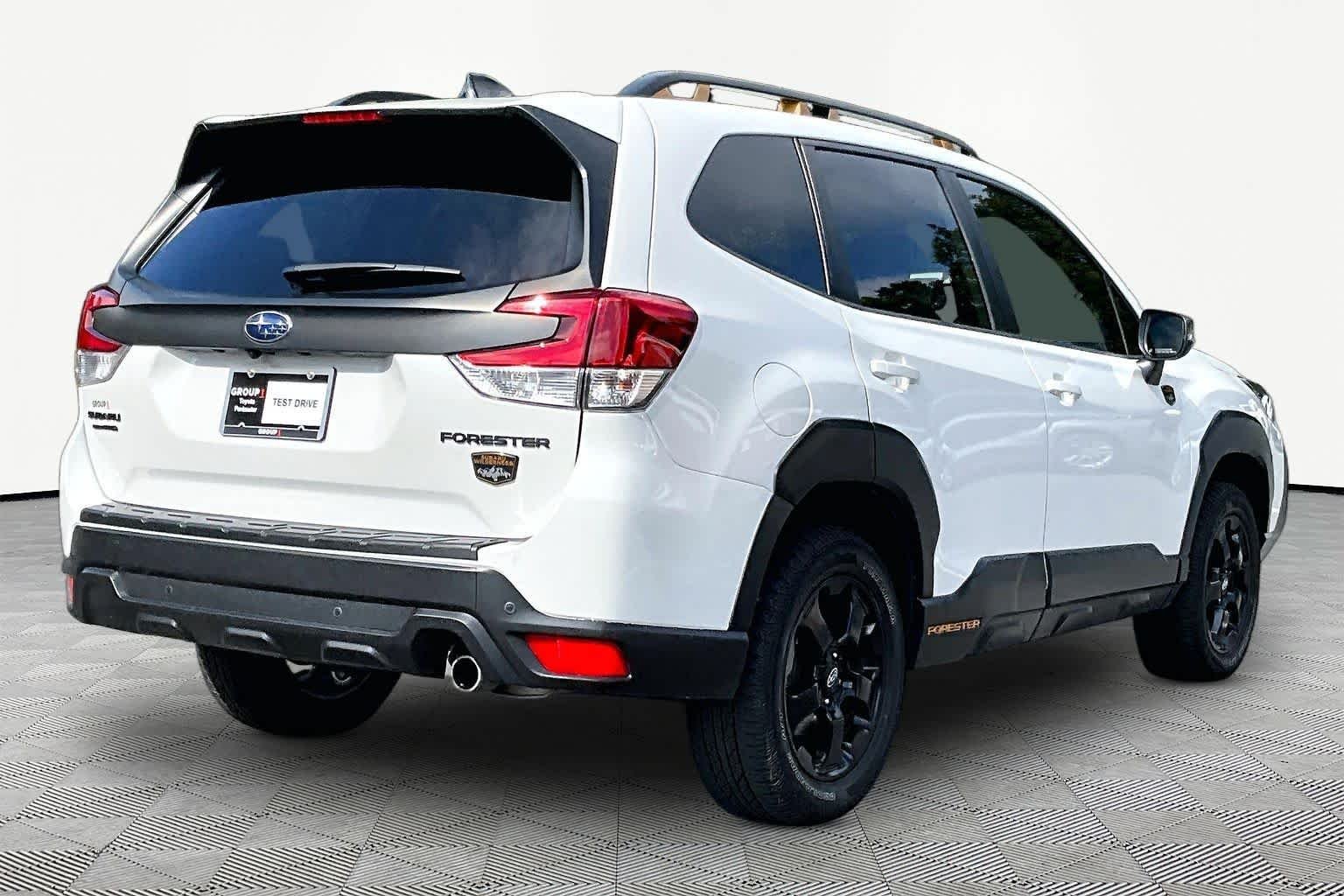 Used 2024 Crystal White Pearl Subaru Wilderness image 13