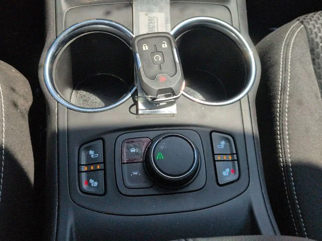 Used 2023 White GMC SLE image 16