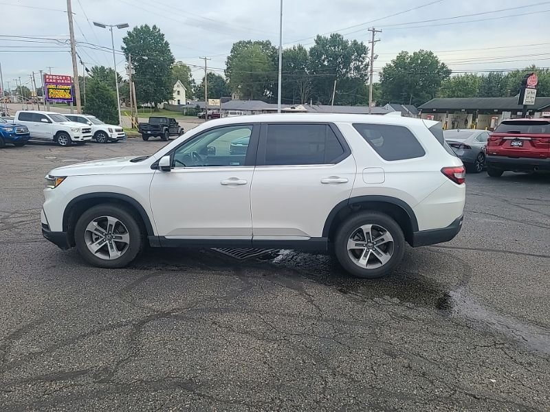 Used 2024  Honda EX-L image 3