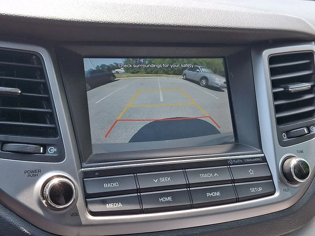 Used 2018 Silver Hyundai SEL image 17