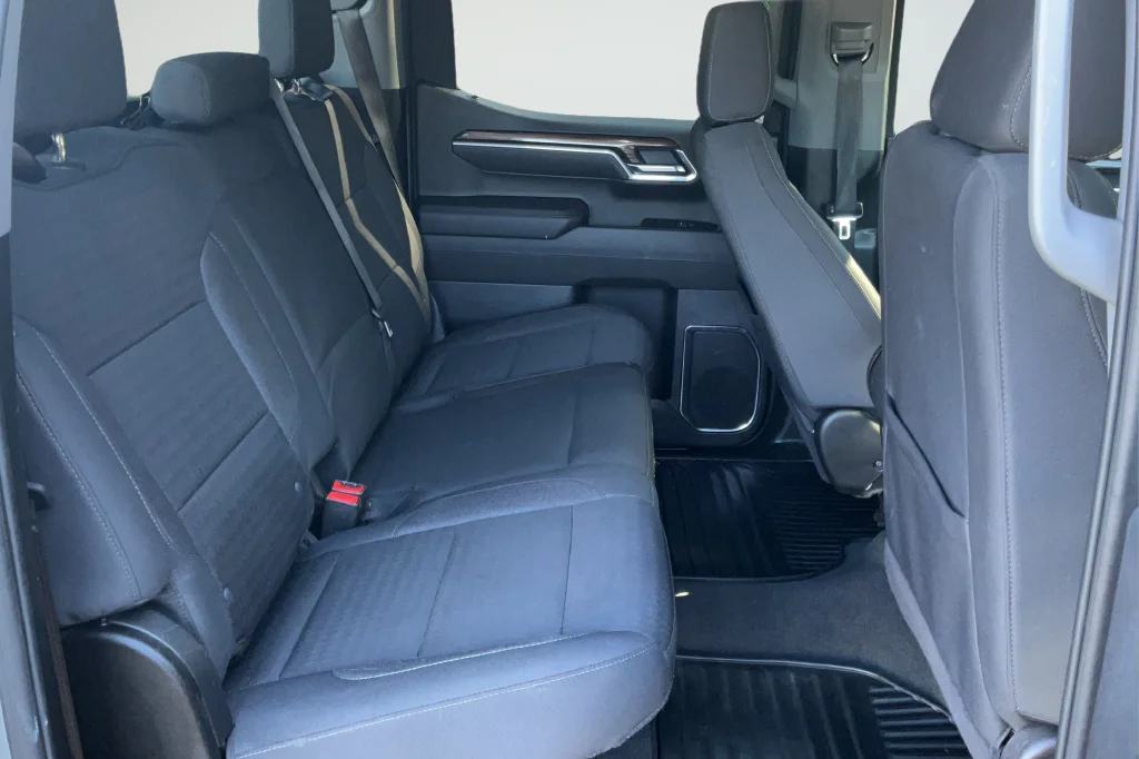 Used 2025 Gray Chevrolet LT image 20