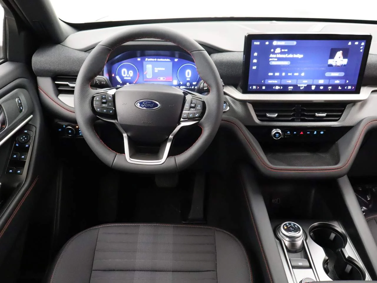 New 2027 Agate Black Metallic Ford ST-Line image 14