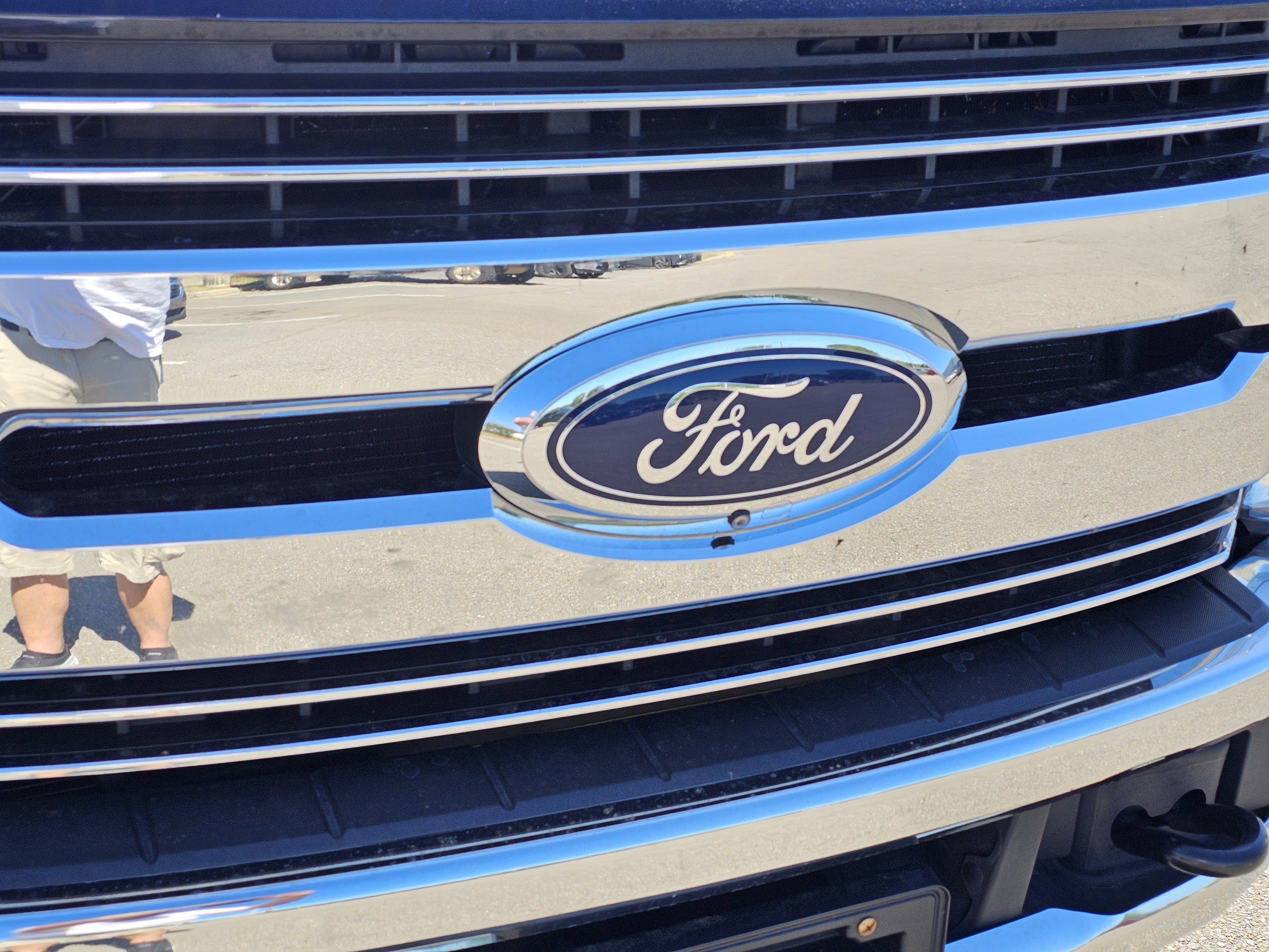 Used 2018 Shadow Black Ford LARIAT image 3