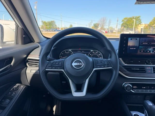 New 2026 Pearl White Nissan 2.5 SV image 21