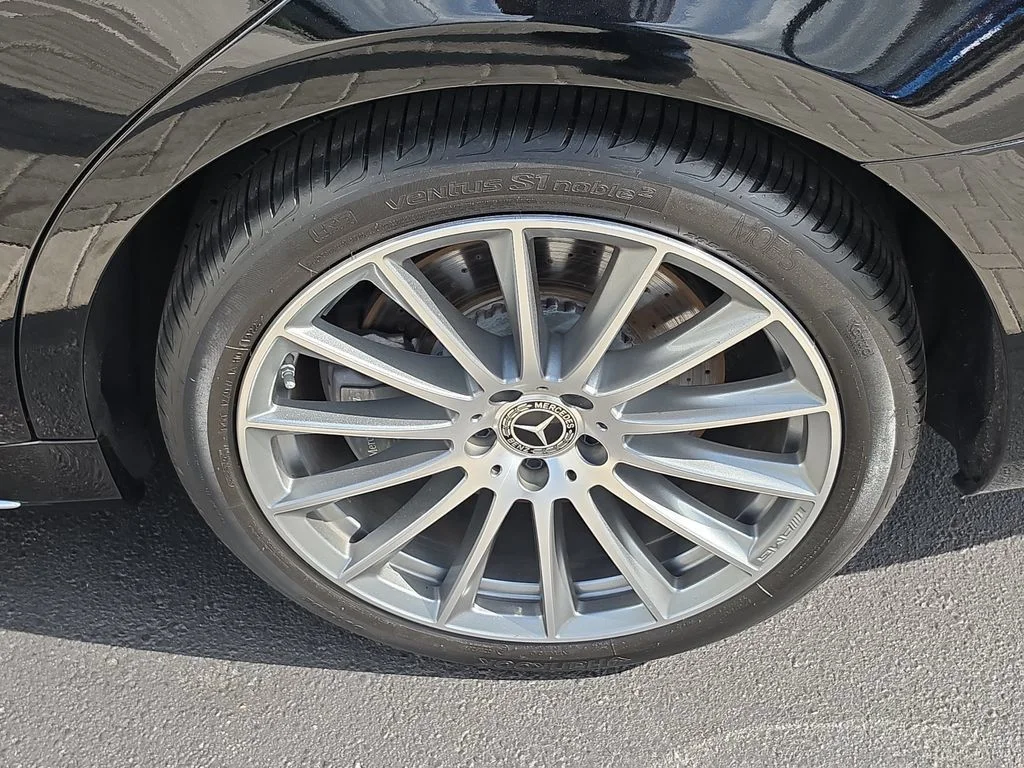 Used 2023 Black Mercedes-Benz S 580 image 9