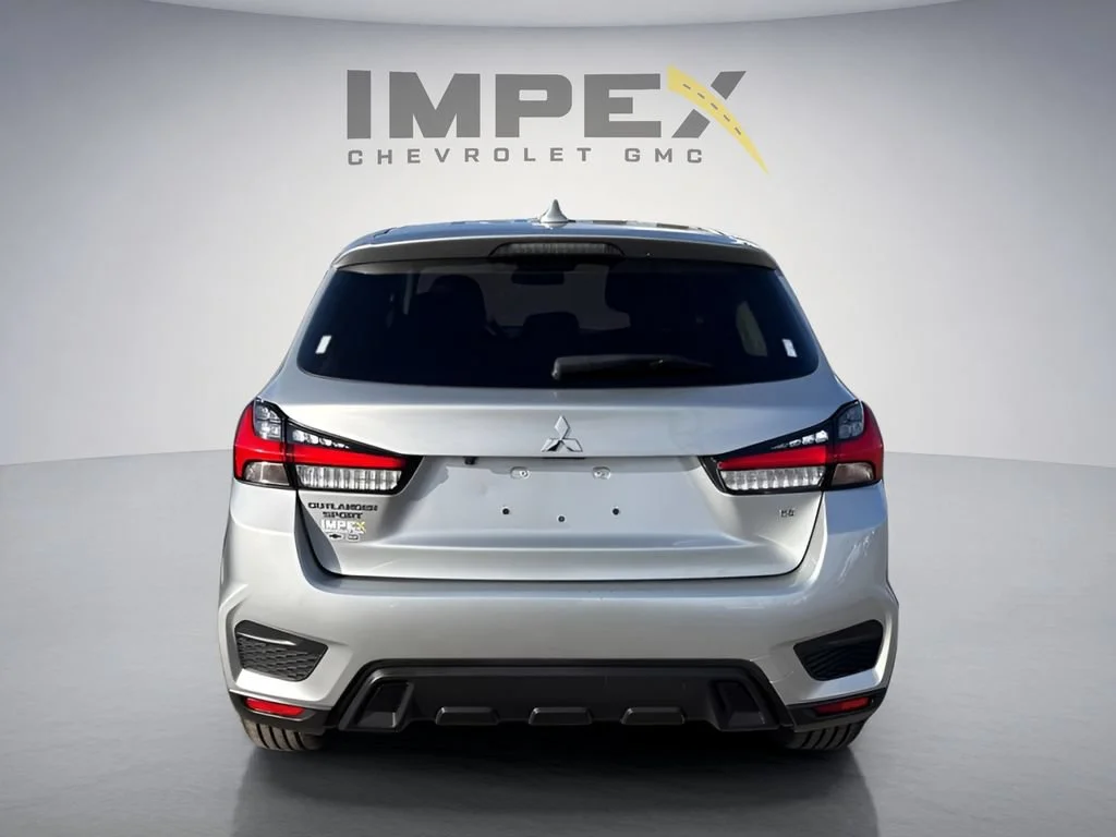 Used 2023 Silver Mitsubishi ES image 4