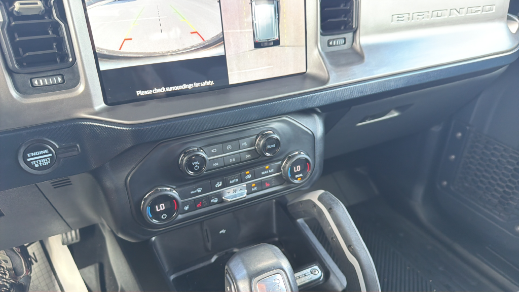 Used 2021 Blue Ford Outer Banks image 23
