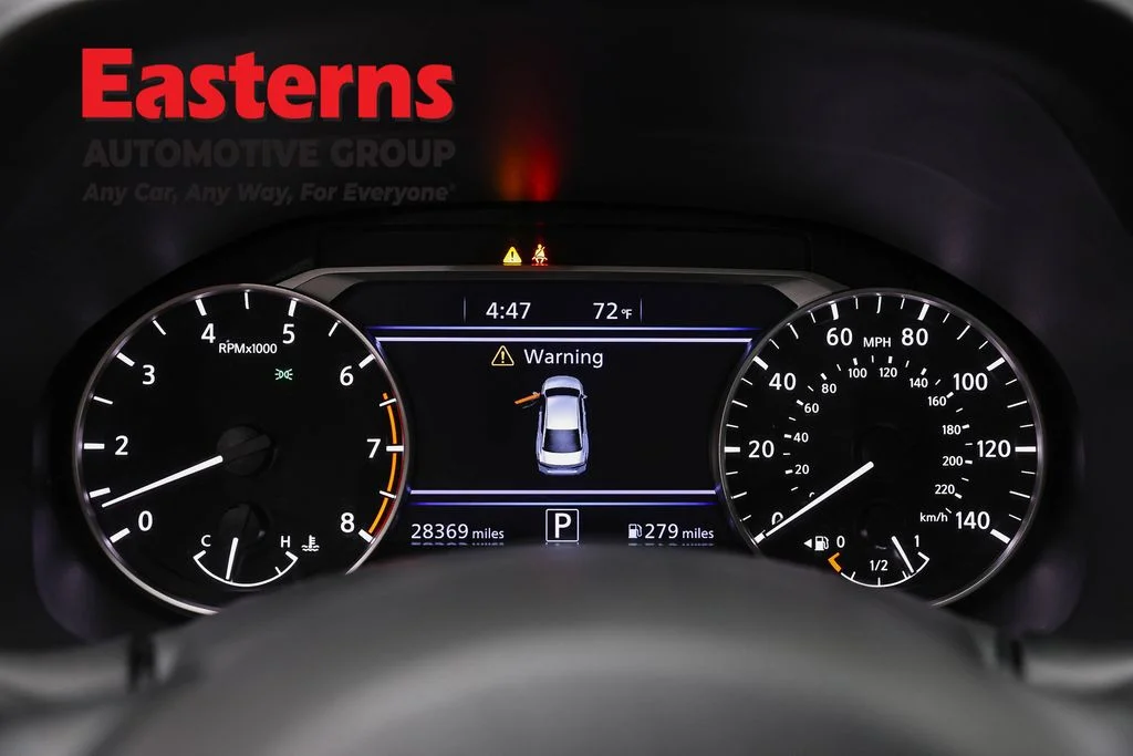 Used 2023 Black Nissan 2.5 SV image 18