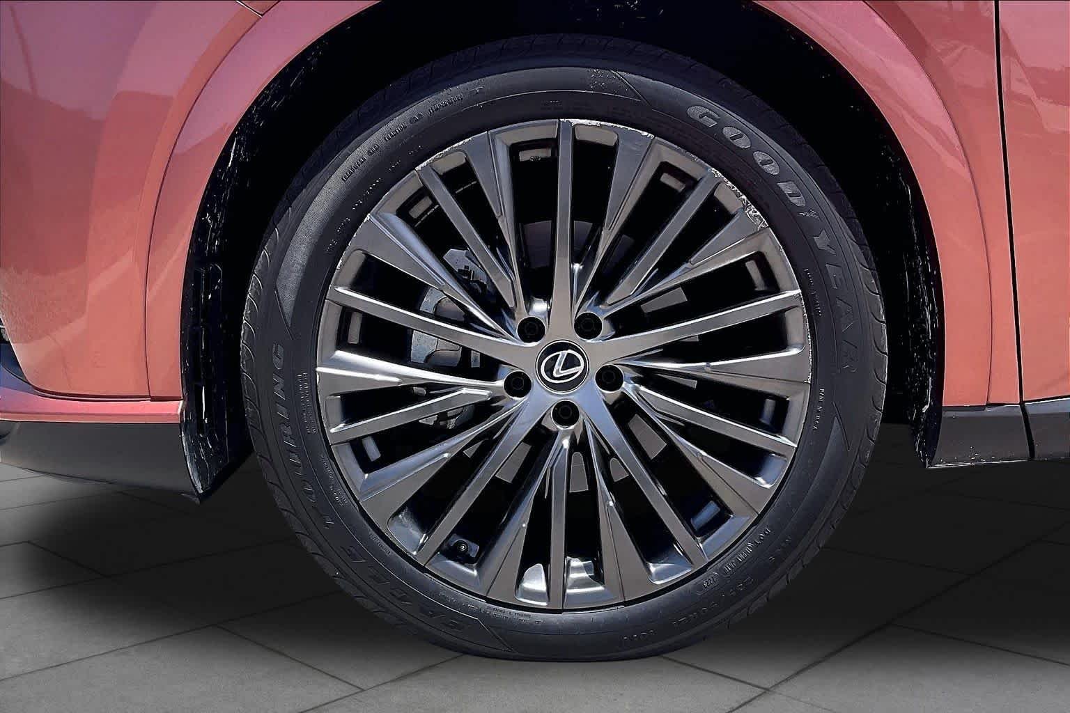 Used 2023 Copper Crest Lexus Luxury image 10