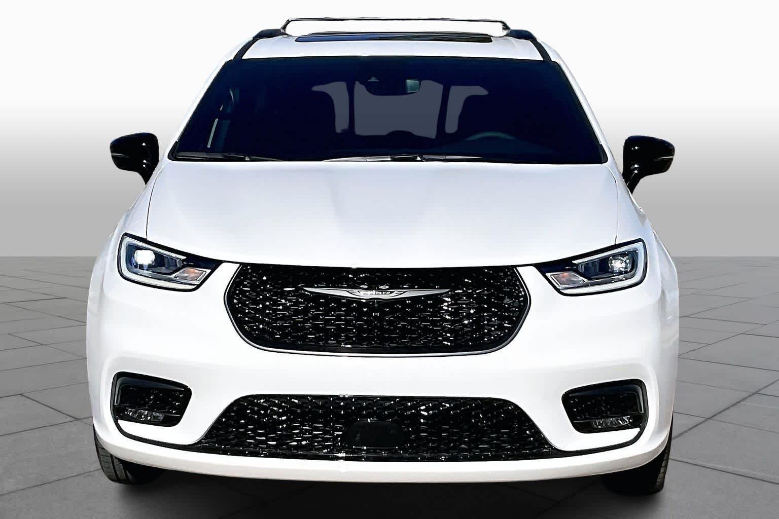 2026 Chrysler Pacifica Limited - Photo 3