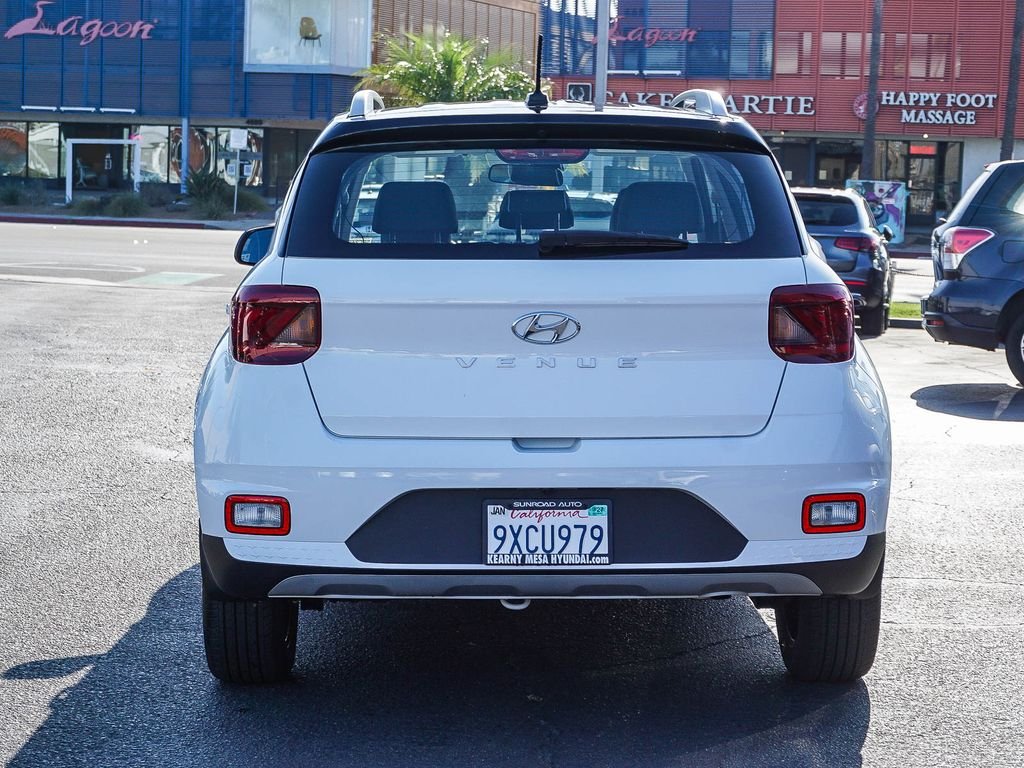 Used 2025 White Hyundai Limited image 5