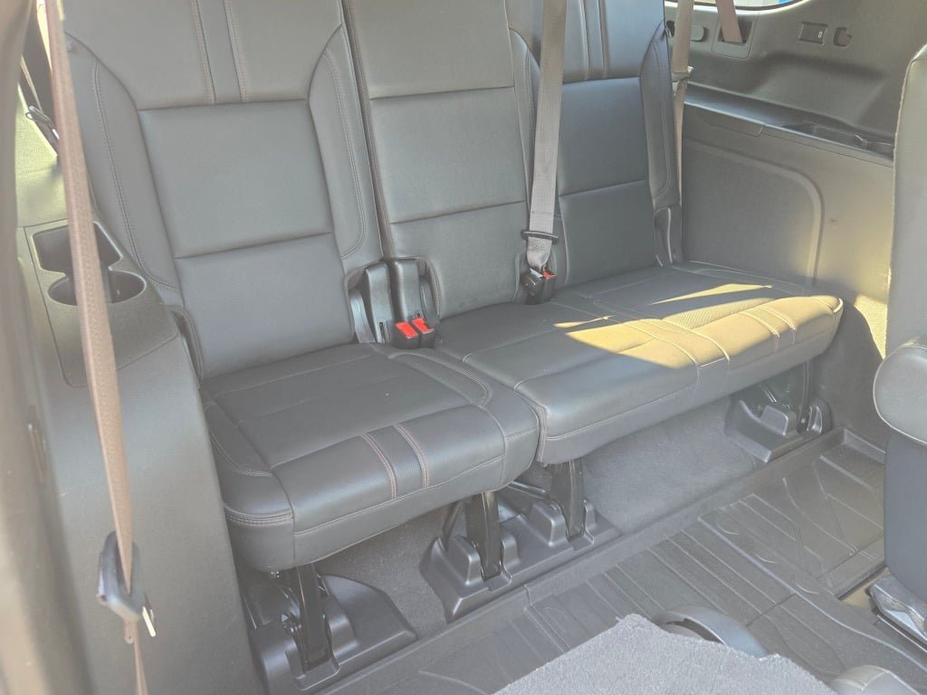 2021 Chevrolet Suburban RST - Photo 12