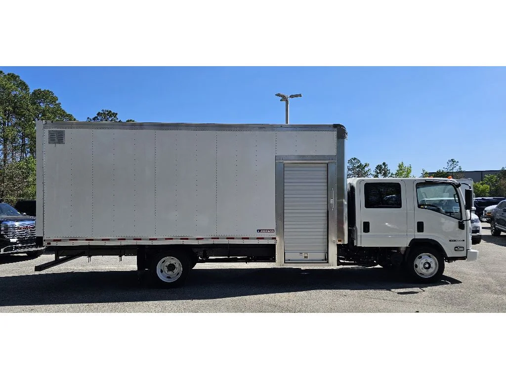 New 2026 WHITE Isuzu  image 6