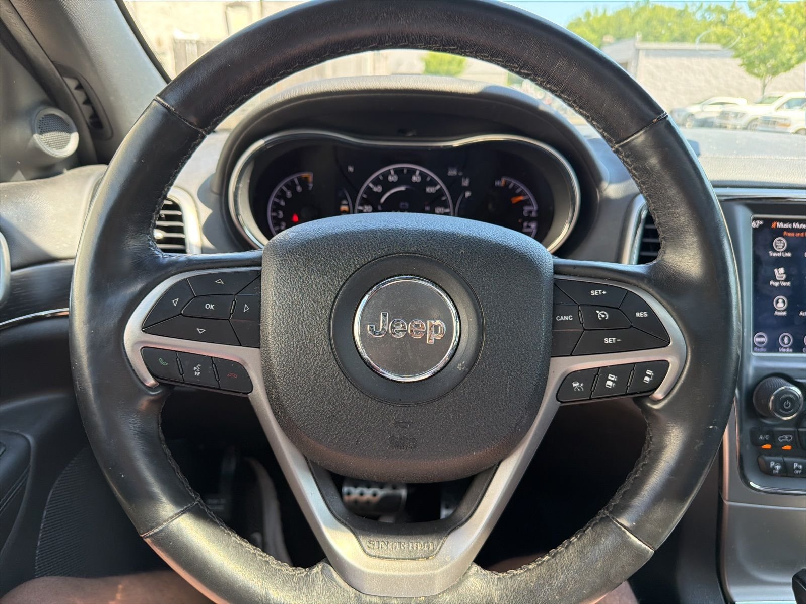 Used 2018 Red Jeep Overland image 18
