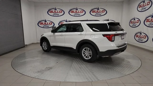 New 2026 Star White Metallic Tri-Coat Ford Active image 7