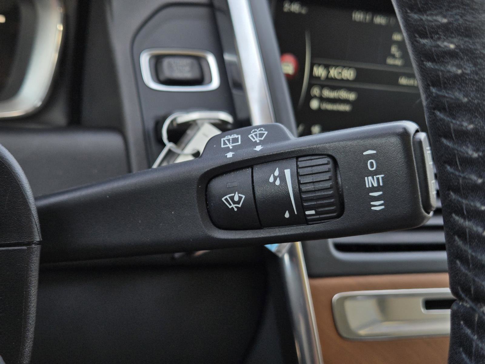 Used 2017 Blue Metallic Volvo Inscription image 19