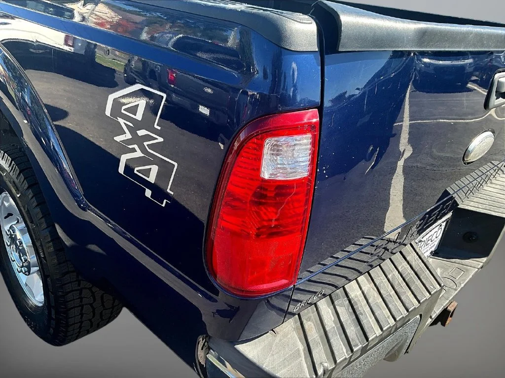 Used 2012 Dark Blue Pearl Metallic Ford XLT image 19