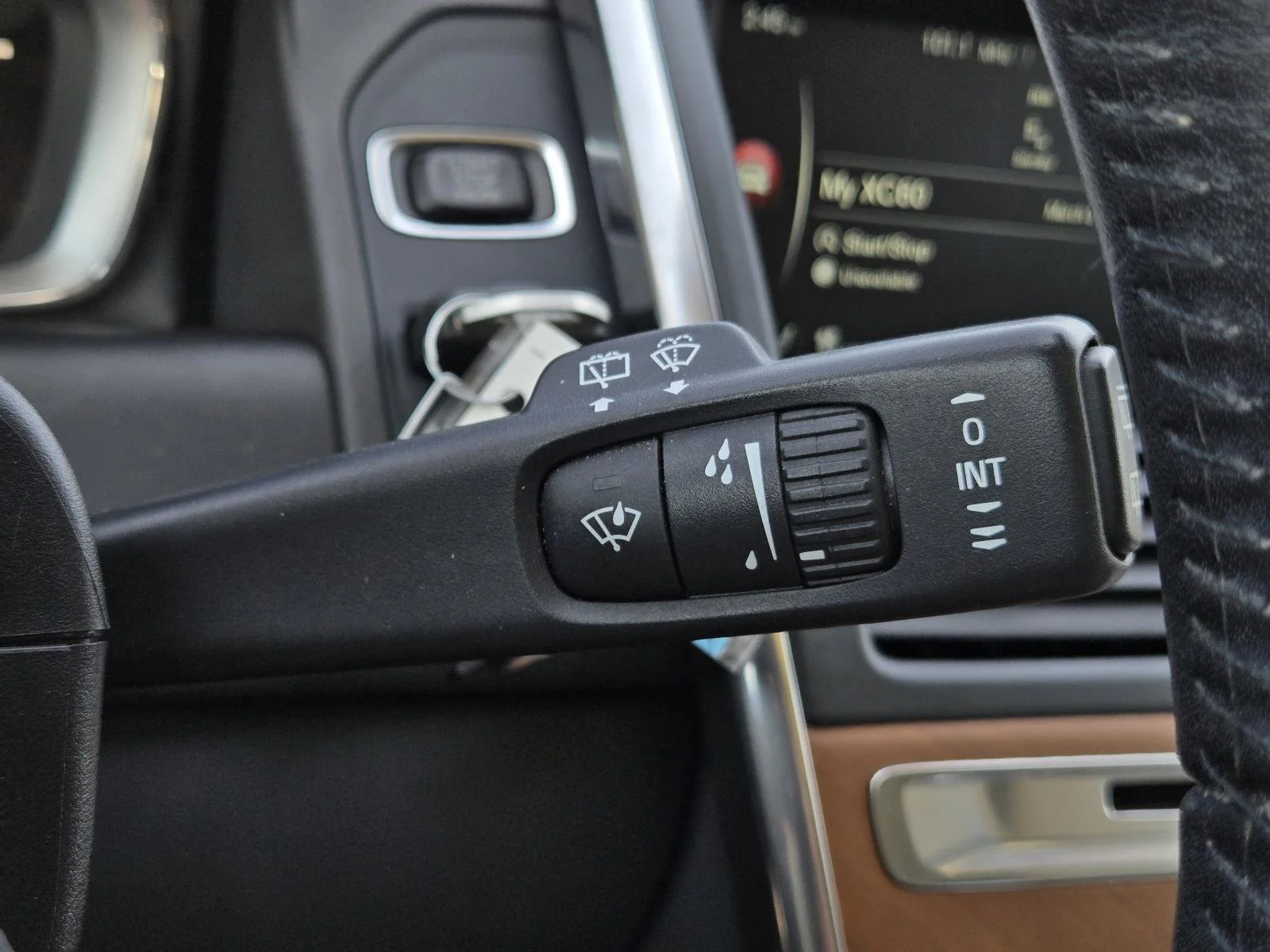 Used 2017 Blue Metallic Volvo Inscription image 19