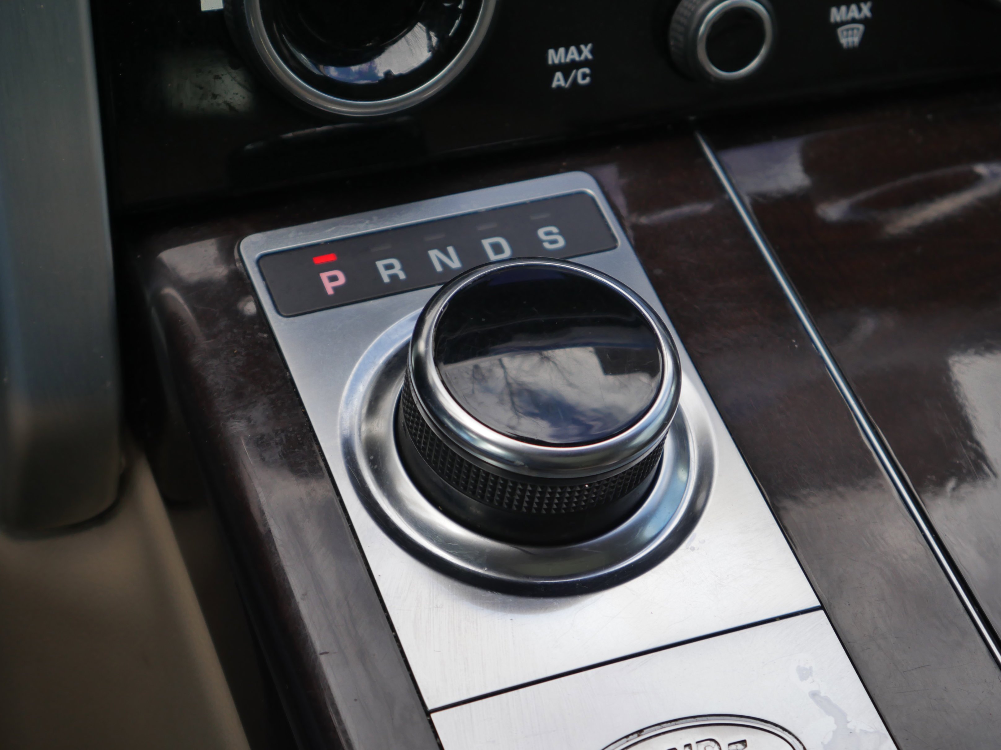 Used 2019 Fuji White Land Rover  image 18