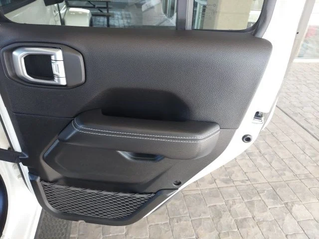 Used 2022 White Jeep Unlimited Sahara image 32