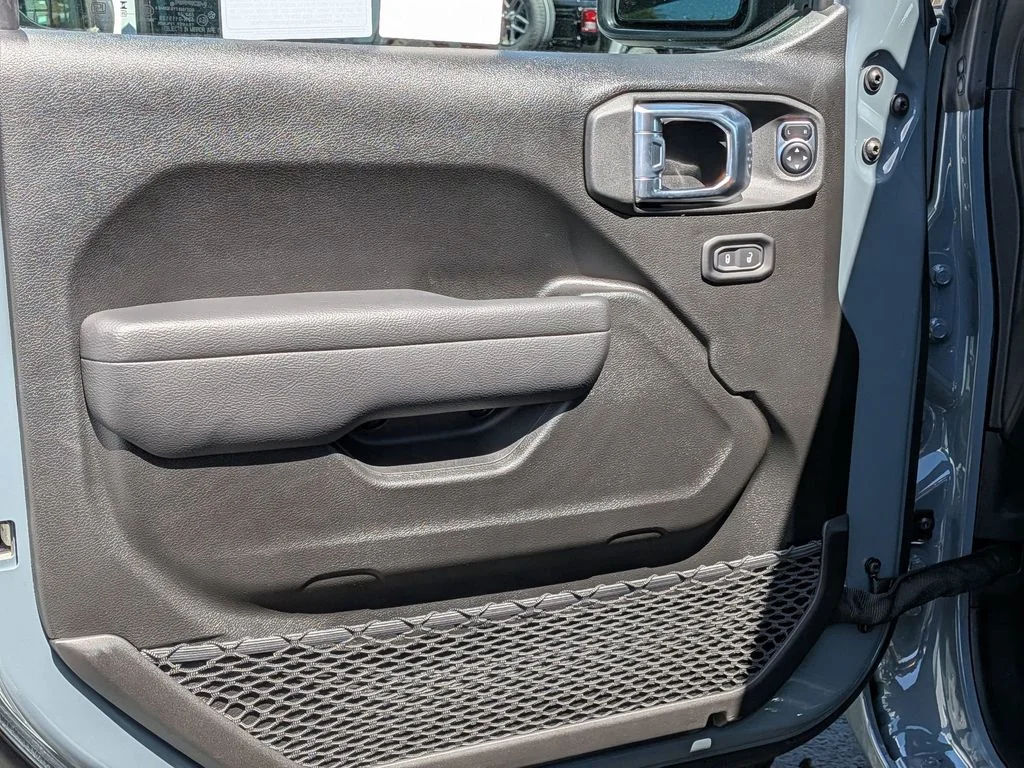 New 2026 Anvil Clear-Coat Exterior Paint Jeep Sport S image 10