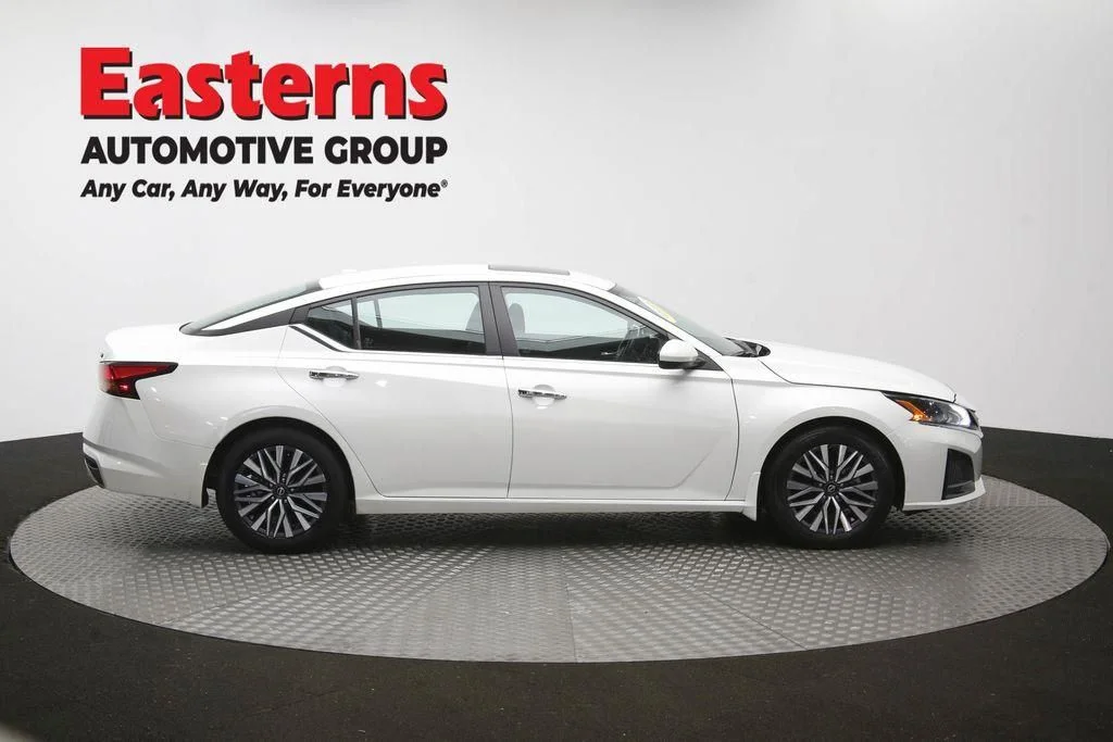 Used 2024 White Nissan 2.5 SV image 48