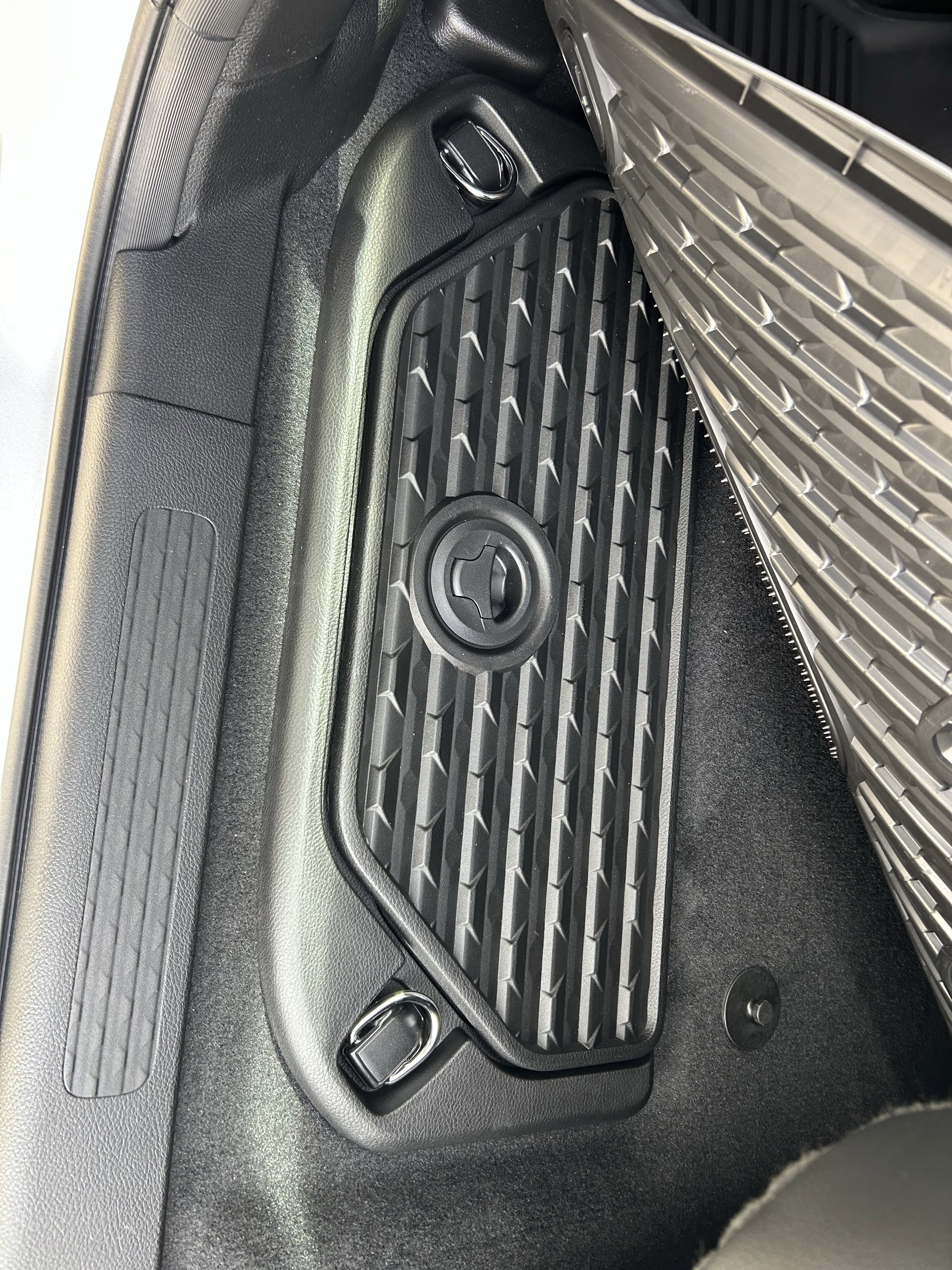 New 2026 Diamond Black Crystal Pearlcoat Ram Laramie image 17